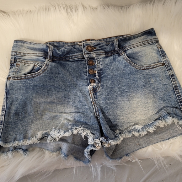 Ardene Blue Denim Shorts, Size 9 (30) - Picture 3 of 5